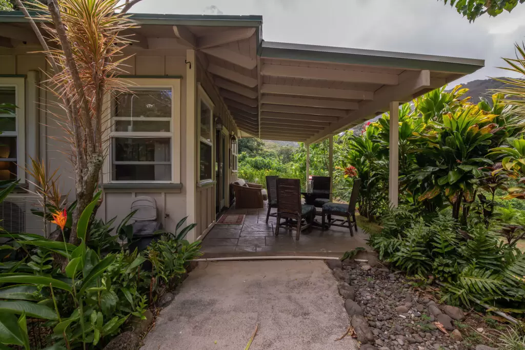 Walkway to cottage lanai